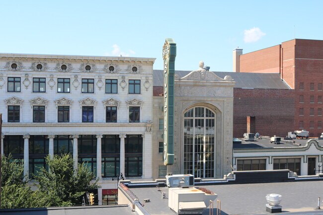 Building Photo - 628 Washington St