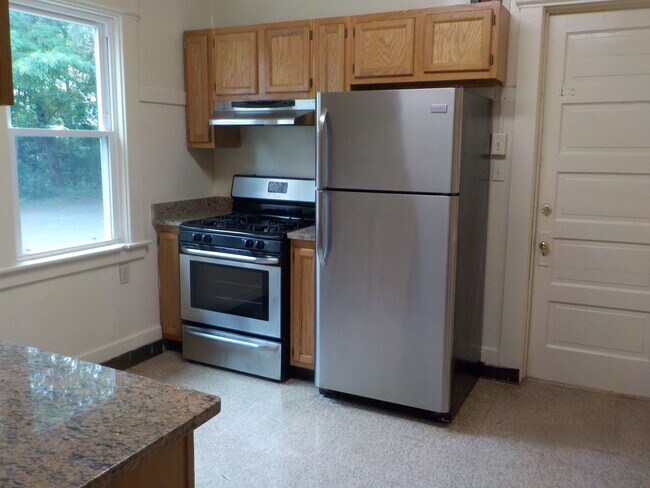 Building Photo - 969 Lancaster Ave