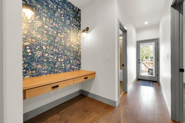 Building Photo - 1909 Elkhorn Dr