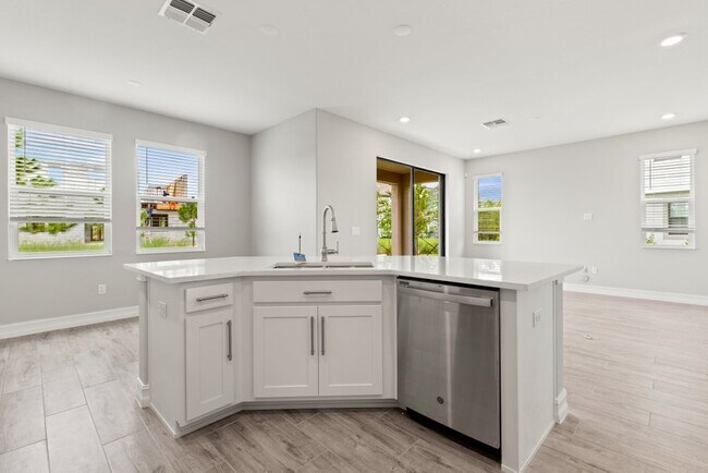 Building Photo - "Charming 3-Bedroom Rental in estancia the Center of Wesley chapel.