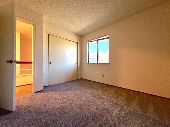 Building Photo - Beautiful Well Kept 3 bedroom for Rent - Folsom