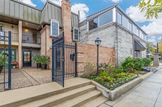 Building Photo - 3139 Bissonnet St