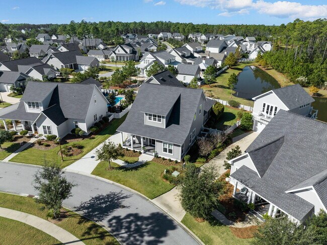 Building Photo - 141 Sandchase Cir