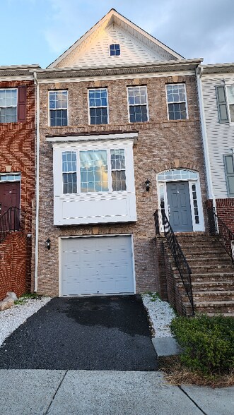 Building Photo - 25146 Harpenden Terrace