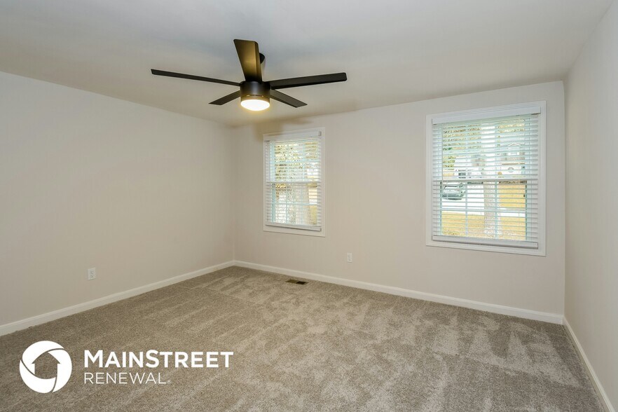 Building Photo - 234 Pinehurst Ln