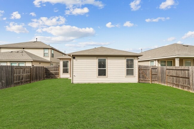 Building Photo - 2547 Hawthorn Park Ct