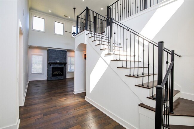 Building Photo - 3 S Castle Oaks Ct