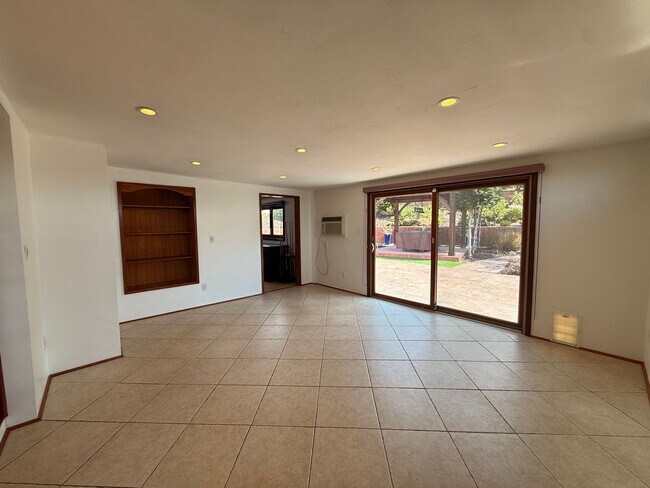 Building Photo - Charming 4BR San Diego Home with Front Dec...