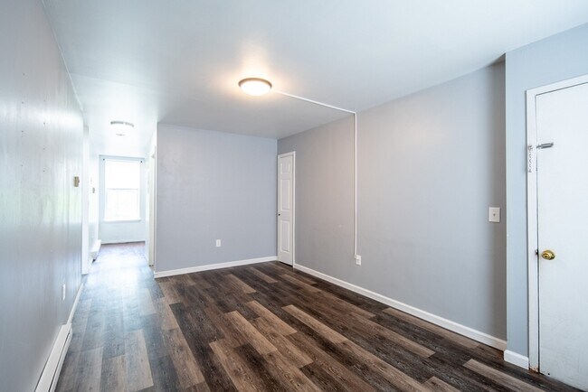 Building Photo - 50-62 East Street - 7B
