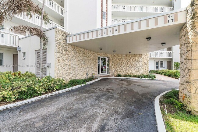 Building Photo - 3199 S Ocean Dr
