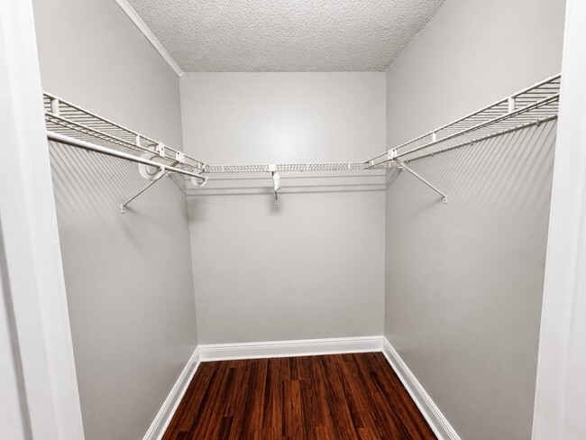 Building Photo - 5612 Rock Island Rd