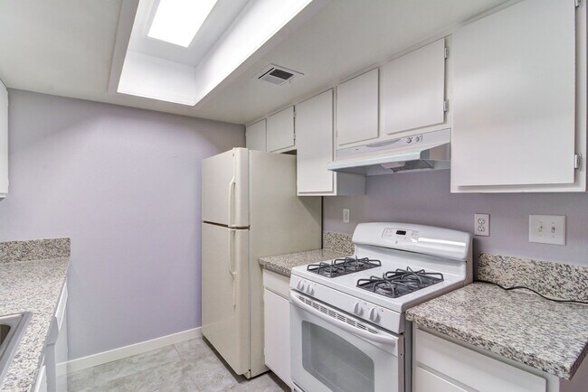 Building Photo - 417 N Lamb Blvd