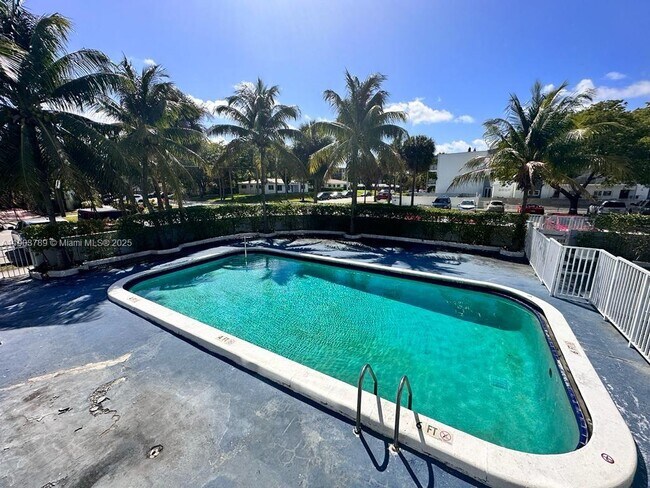 Building Photo - 2175 NE 170th St