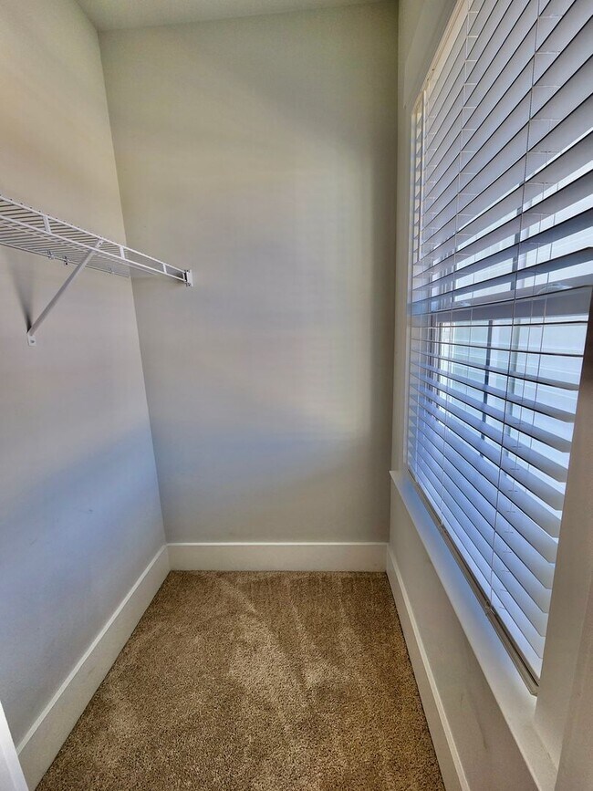 Building Photo - Like new beauty in Point Hope - Charleston