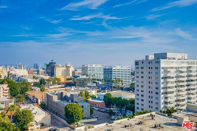 Building Photo - 7250 Franklin Ave