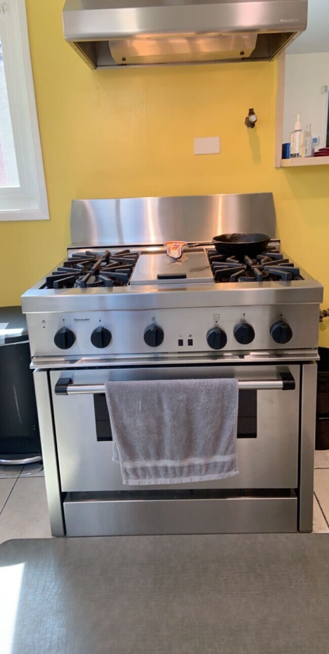 Building Photo - 11659 Harvard Dr