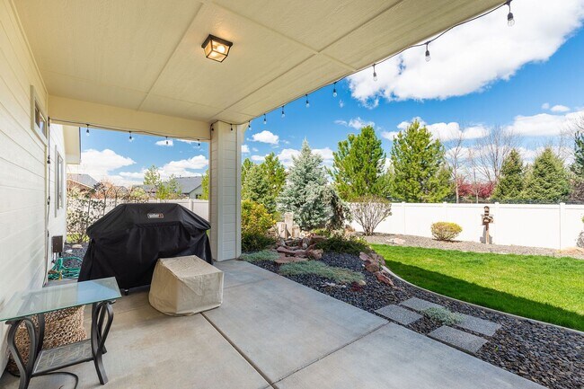 Building Photo - Beautiful Home in the Heart of Eagle