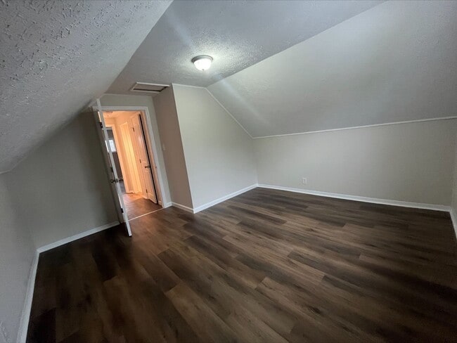 Building Photo - 4 Bedroom 2 Bathroom Home for Rent in East...