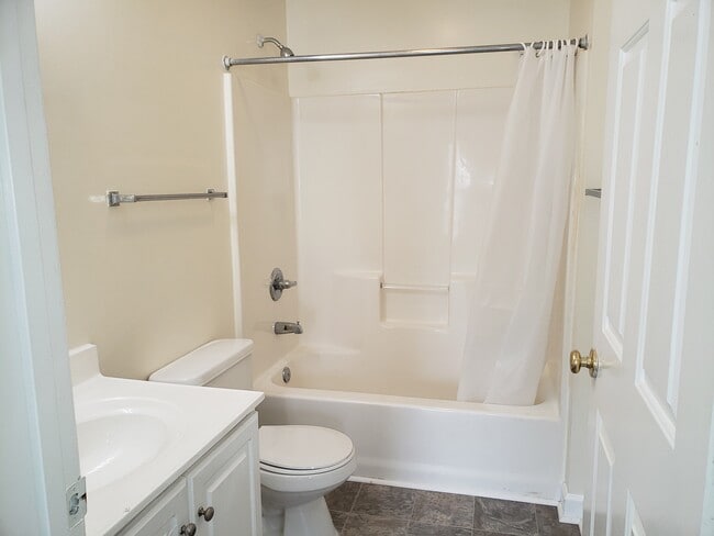 Building Photo - 95 Dumot Ct