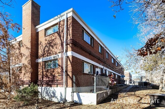 Building Photo - Fresh and Spacious 1 bed 1 bath in Denver!...