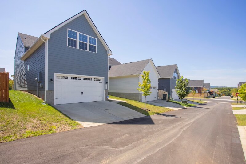 Building Photo - 8209 Warbler Wy