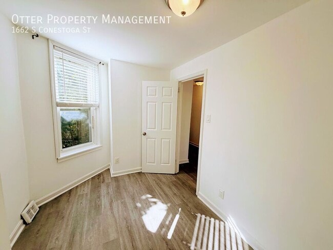 Building Photo - 1662 S Conestoga St