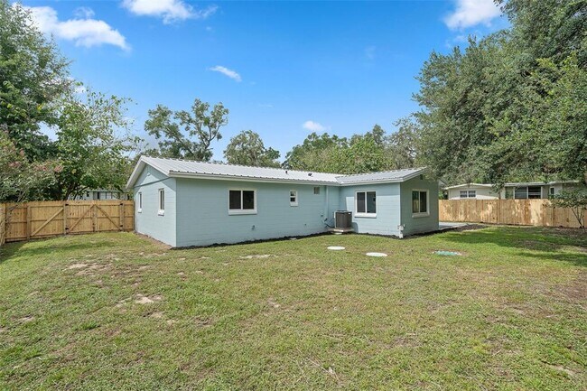 Building Photo - 5028 Cardinal Dr