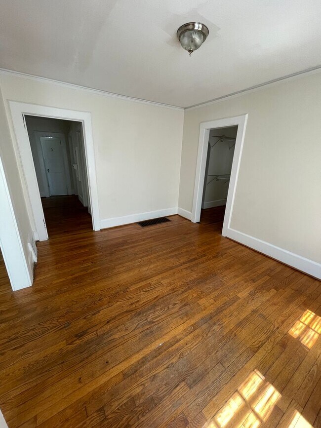 Building Photo - Waccamaw Avenue - Student Rental