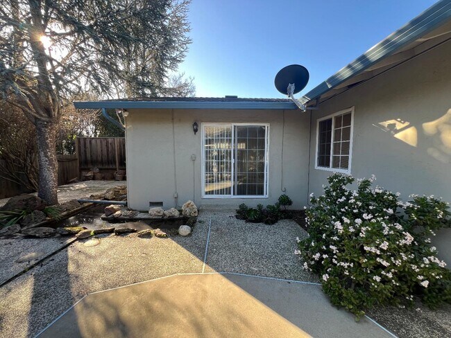 Building Photo - 6484 Camelia Dr