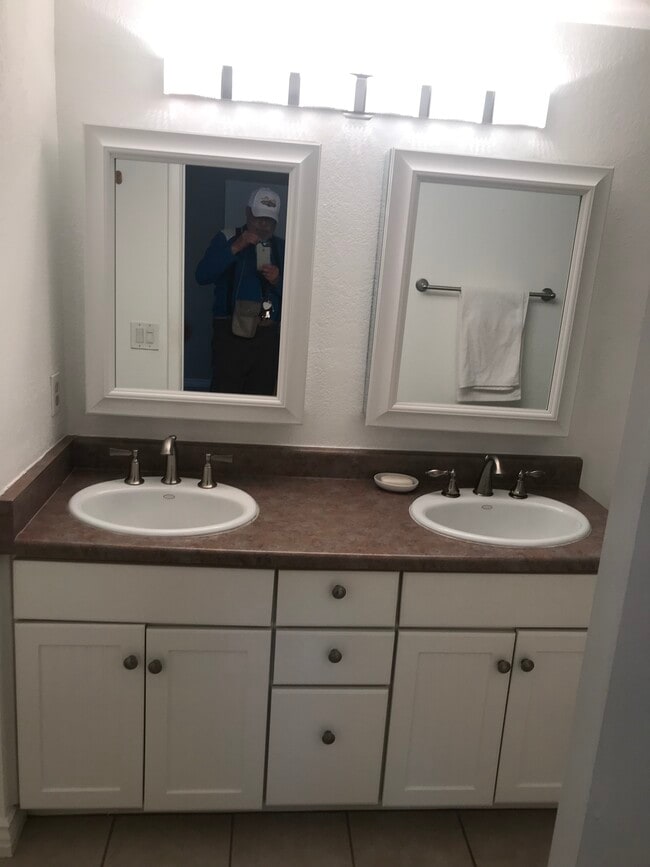 Building Photo - 2300 E Silverado Ranch Blvd