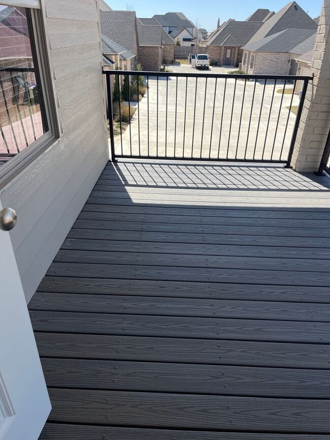 Building Photo - *Fully Furnished* 4 bedroom, 2.5 bathroom, 2 car garage Gated Neighborhood