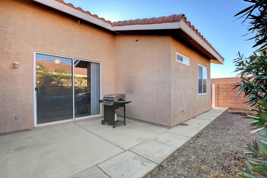 Building Photo - 2890 Red Rooster Ct
