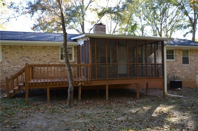 Building Photo - 180 Bruce Ct