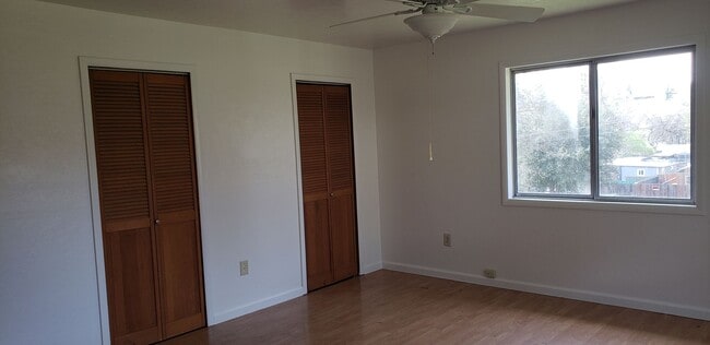 Building Photo - 4103lansingavenue.is4lease.com