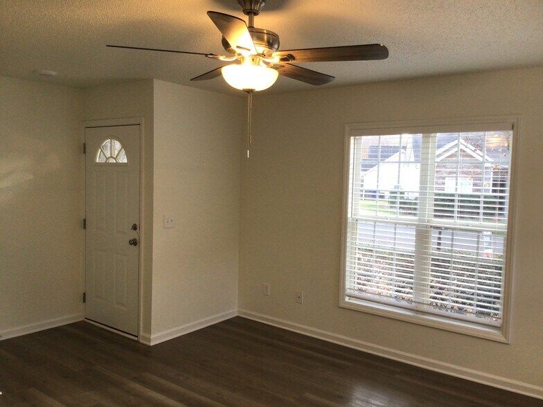 Building Photo - 141 Cameron Way Cir