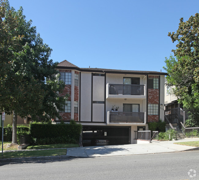 Building Photo - 607 E Magnolia Blvd