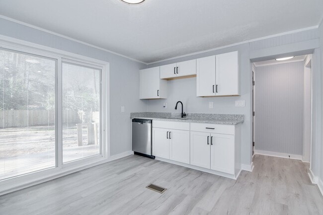 Building Photo - Fully Renovated Home in North Augusta