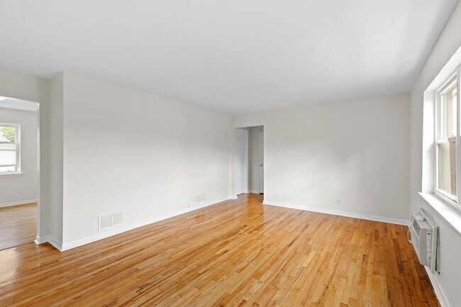 Building Photo - Lexander Manor Apartments