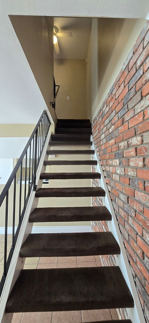 Building Photo - Stunning 2 Bed Condo in Highland | 1 Bath ...