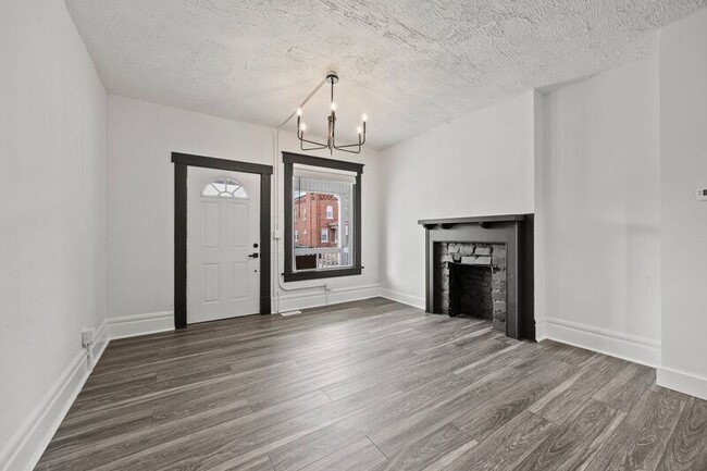 Building Photo - 941-945 E. Whittier Ave.