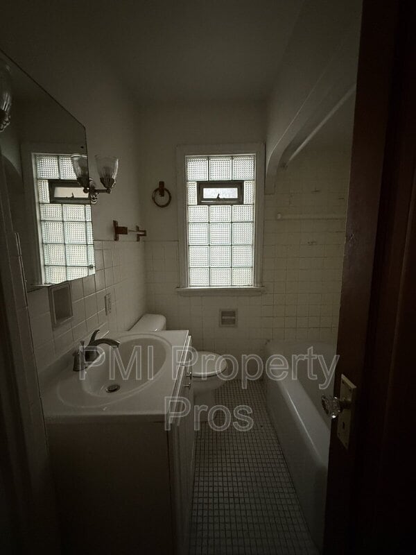 Building Photo - 4139 N 50th St