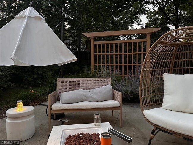 Building Photo - 39 Grove St