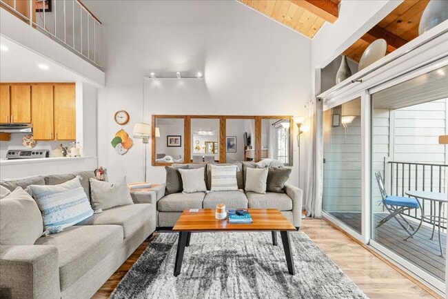 Building Photo - SKI LEASE:  Updated Townhome in Wooded, Central North Lake Location!