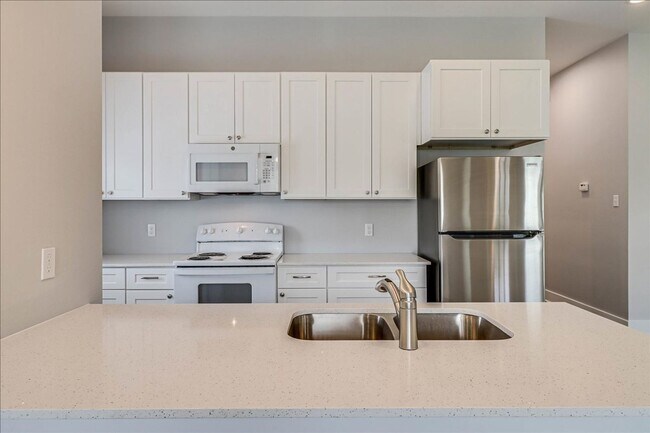Building Photo - 5017 Moravian Dr