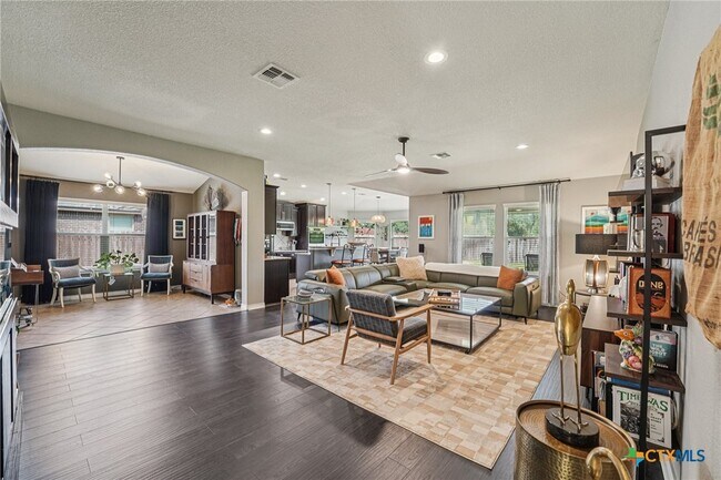 Building Photo - 3303 Vineyard Trail