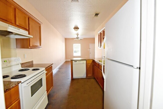 Building Photo - New Orleans Ave