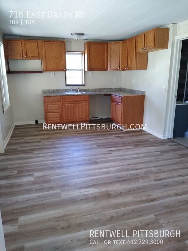 Building Photo - 3 Bedroom Home in Cowansville
