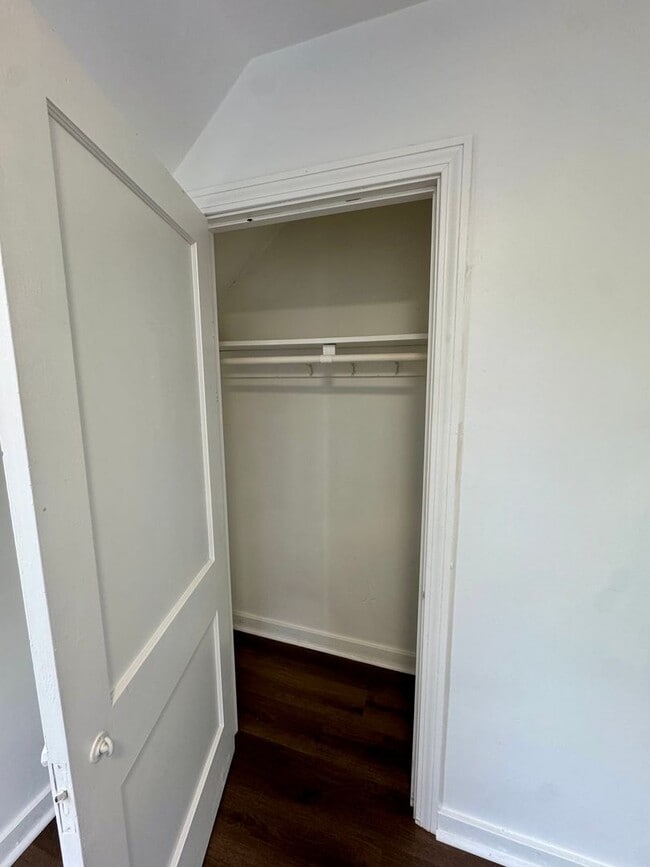 Building Photo - Adorable 2 Bed 1 Bath Home in Brookline W/dedicated office/library space!