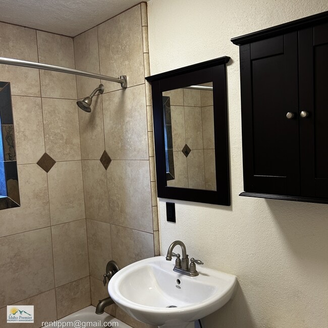 Building Photo - 1919 N 31st St