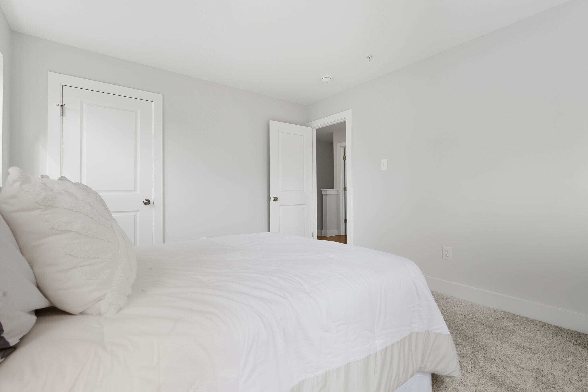 Building Photo - 328 Ridge Rd